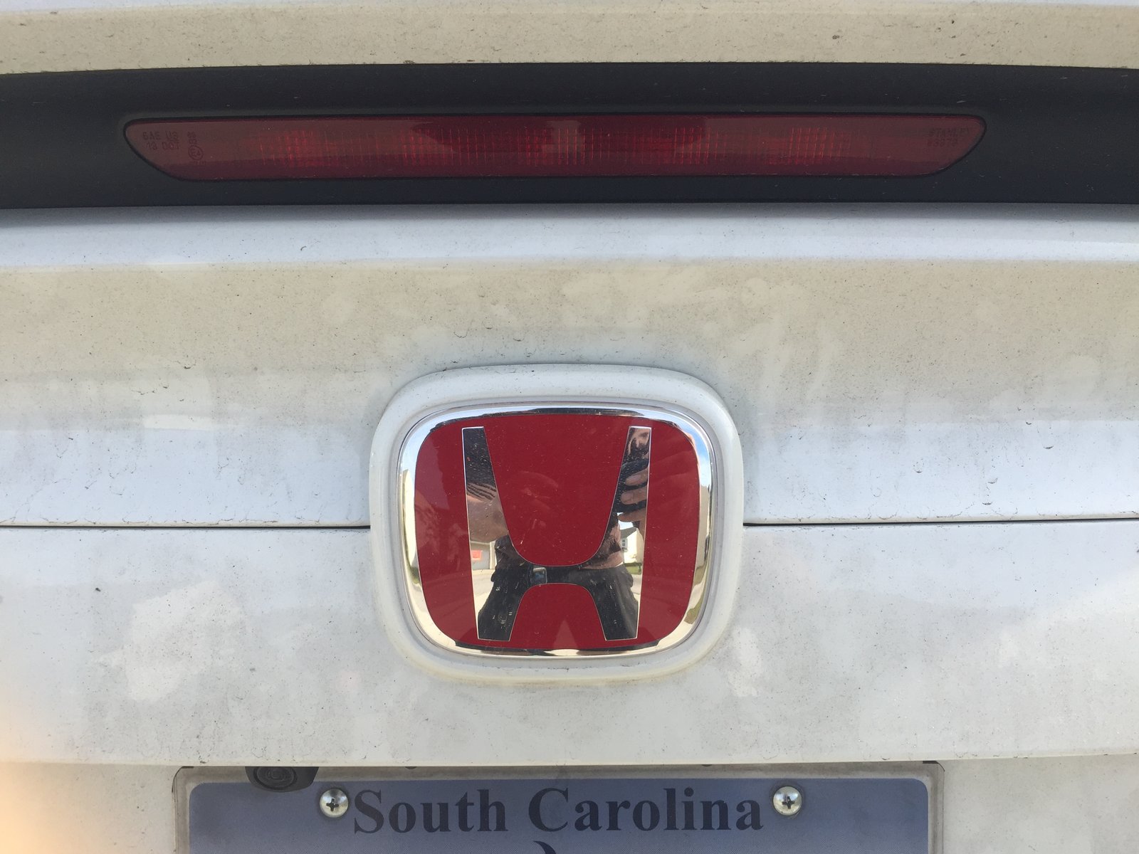 Honda Civic 10th gen Honda civic si 2017 sedan red H emblem 69E40D36-0238-4B60-8C13-81C3BD48009E