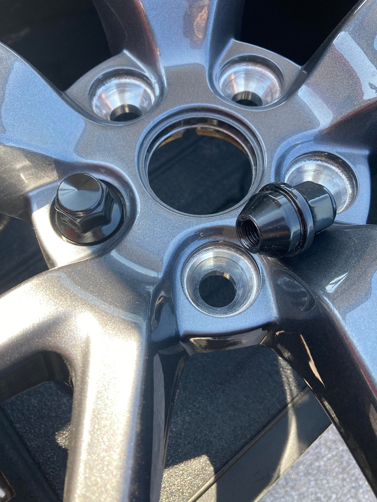Honda Civic 10th gen Tesla wheel lugs fgcx