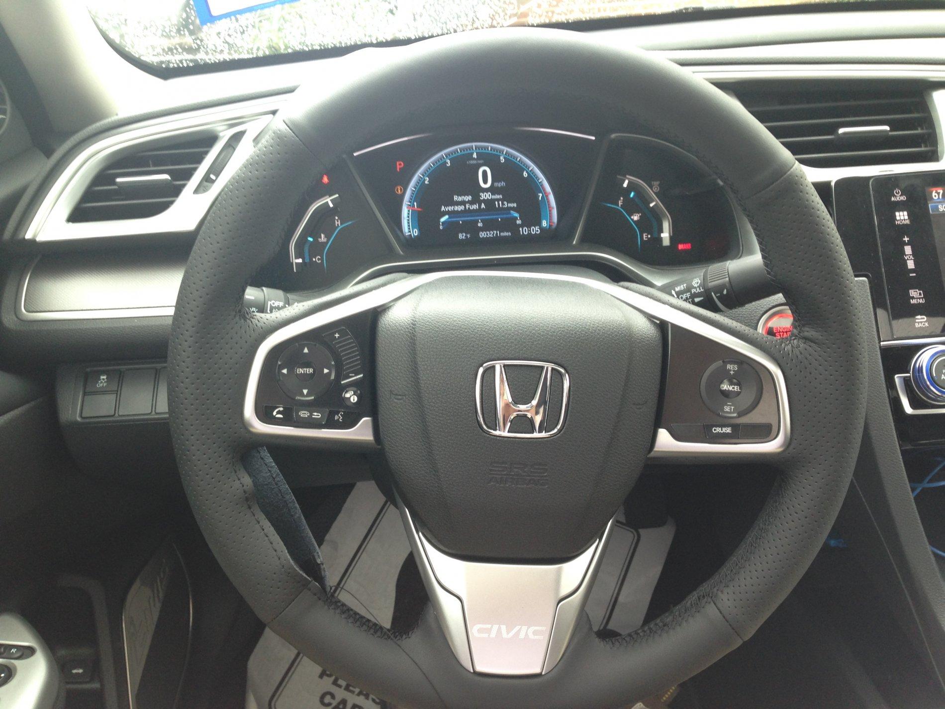 Honda Civic 10th gen Leather Door Panel and Steering Added! IMG_2718.JPG