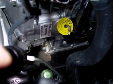Honda Civic 10th gen Checking Transmission oil P1000011